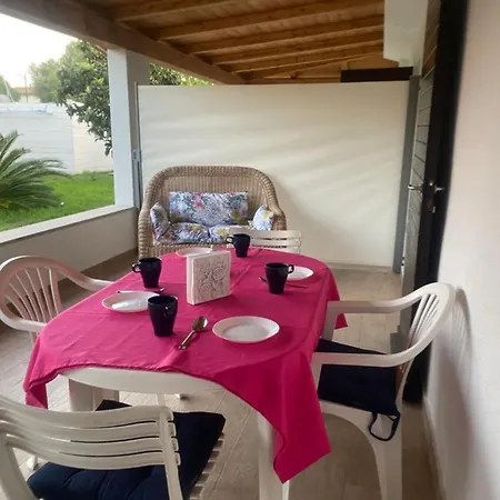 Il Nespolo Casa Vacanze A Due Passi Dal Mare Apartment *