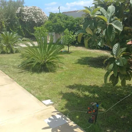 Il Nespolo Casa Vacanze A Due Passi Dal Mare Apartment *